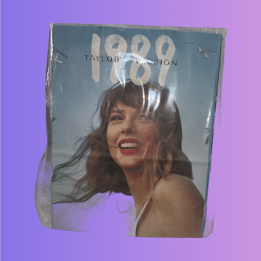 Taylor Swift - Paper Gift Bag with corded handle